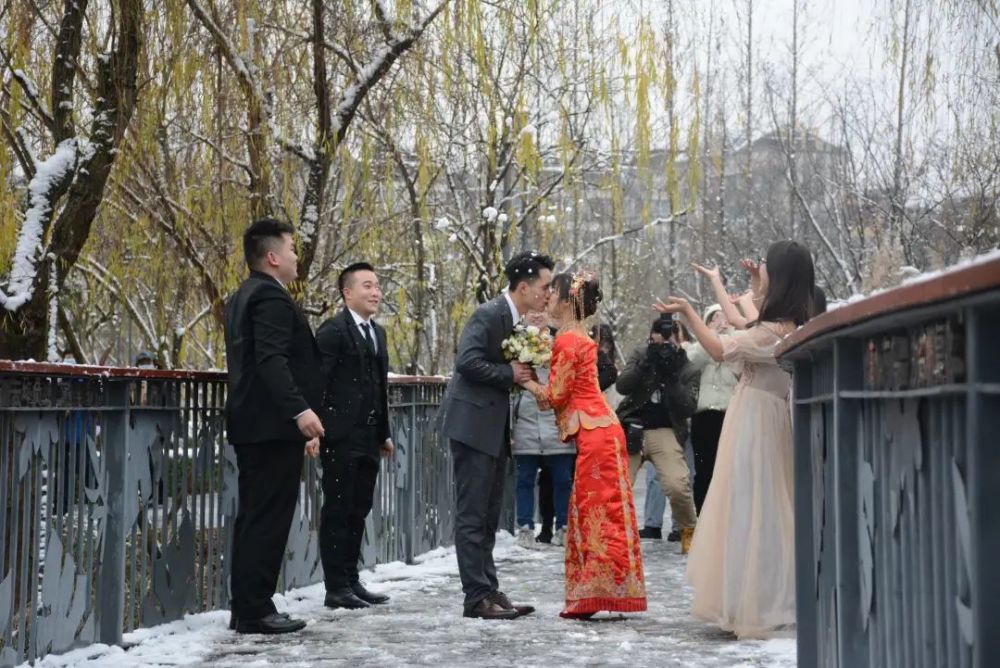 梦见结婚下雪了_梦见结婚下雪_下雪结婚梦见老公出轨