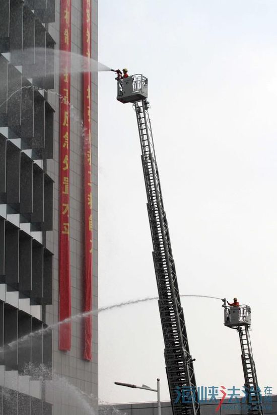 消防云梯_消防云梯高度可达几楼_消防云梯车最高能到几楼