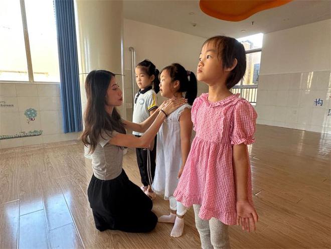 芭比之魅力公主学院中文版全集_芭比公主魅力学院游戏_芭比之魅力公主学院