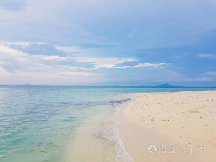 少女沙滩海边凉鞋百科_沙滩美少女_沙滩上的少女水彩画