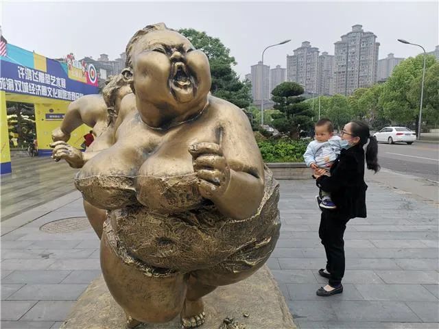 活体雕塑创始人是谁_活体雕塑艺术展_活体雕塑