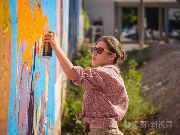 涂鸦女孩图片_涂鸦女孩_涂鸦女孩子画像