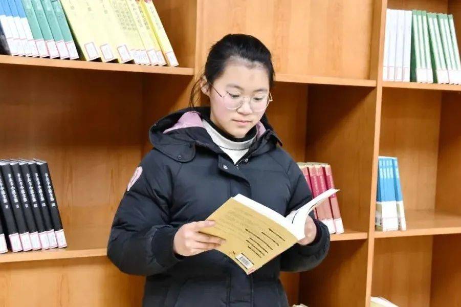 年少的米琼恩，誓言追寻梦想，终成伟业