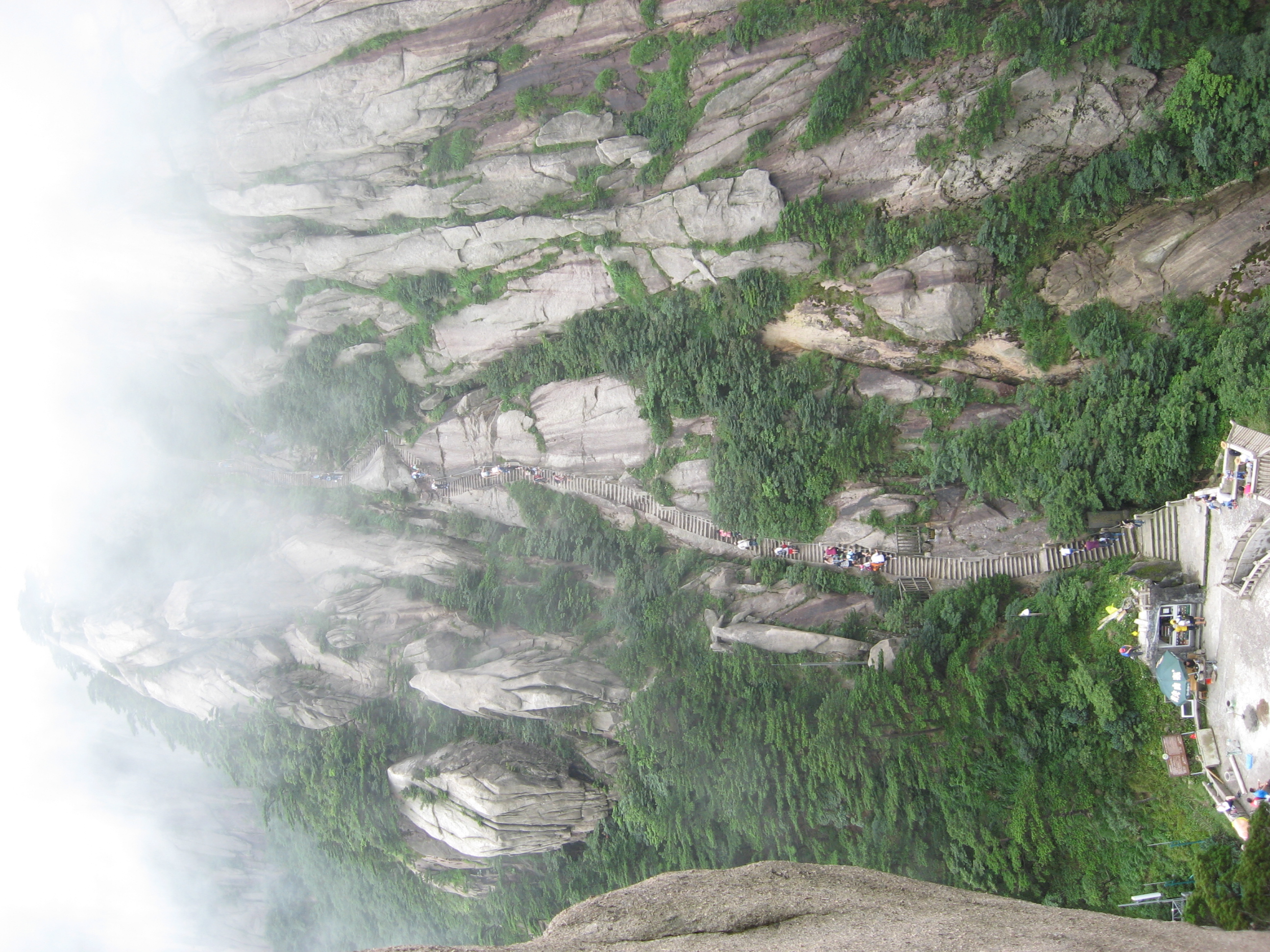 黄山光明顶多高海拔多少_光明顶是黄山最高的地方吗_光明顶是黄山第几高峰
