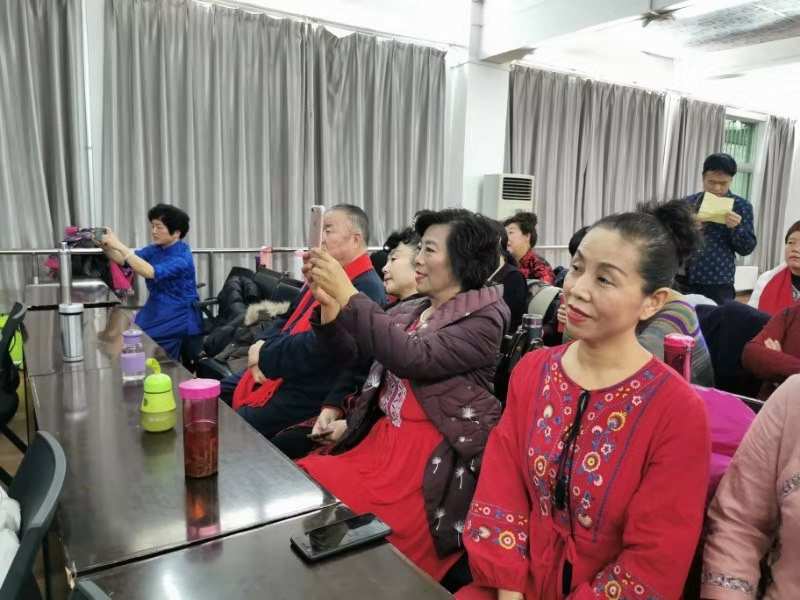 铃声老年手机游戏怎么设置_老年游戏手机铃声_老年手机游戏