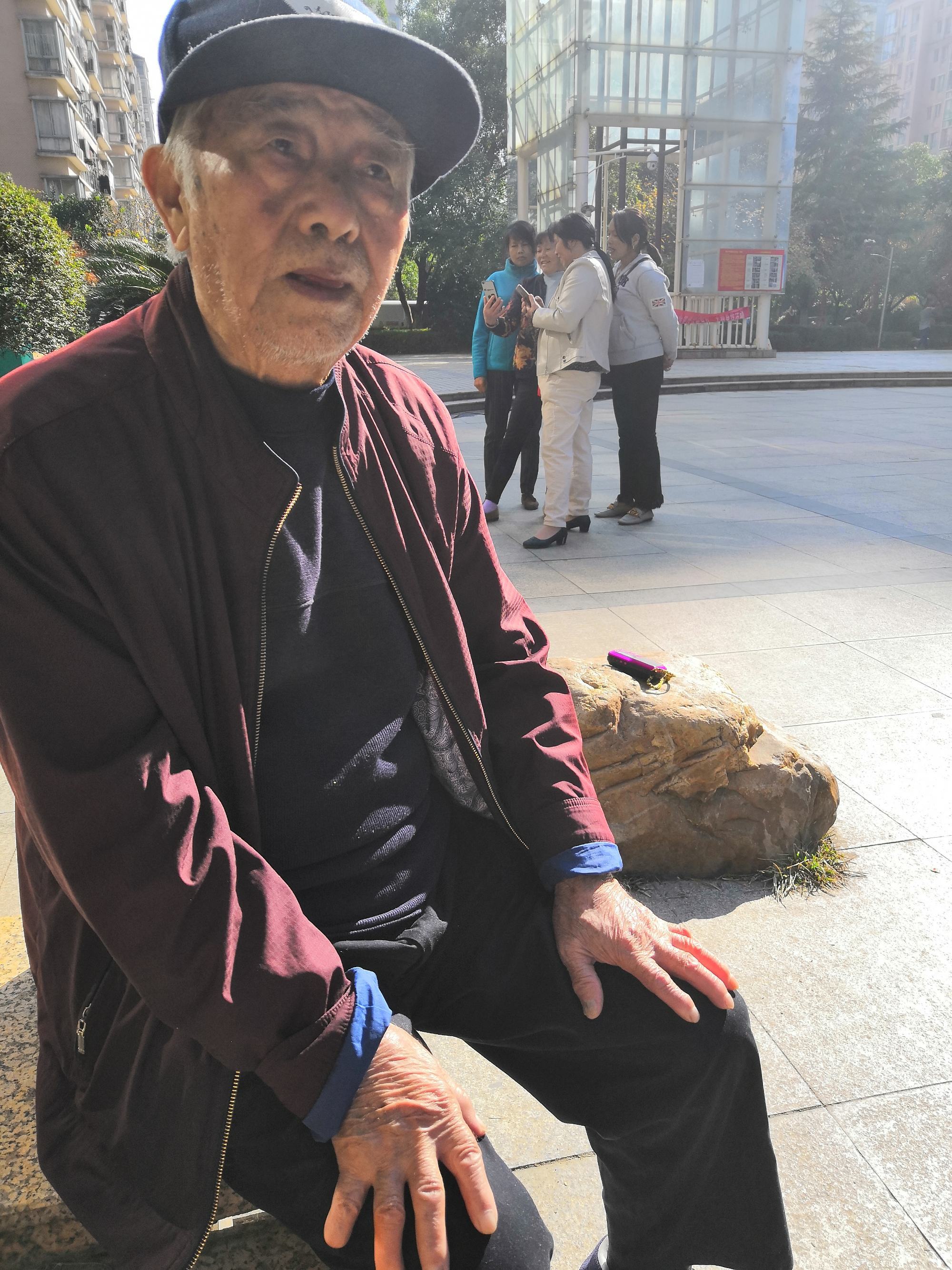 九旬老婆玩手机游戏离婚_离婚老婆玩手机游戏犯法吗_玩游戏老婆要离婚