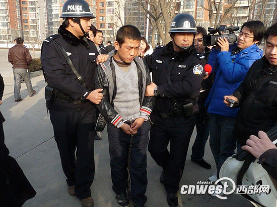警察抓人游戏手机版下载_警察抓人小游戏_警察抓贼游戏