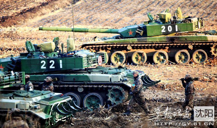 装甲兵进行曲_装甲兵进行曲翻译_装甲兵进行曲少战版