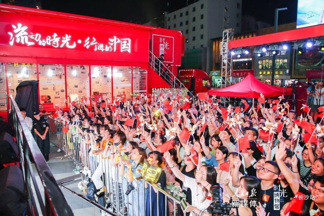 红牛小游戏_红牛情侣头像_红牛手机游戏情侣