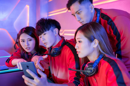 生存类游戏可联机手机_类似生存的手机游戏_类似生存游戏手机联机游戏