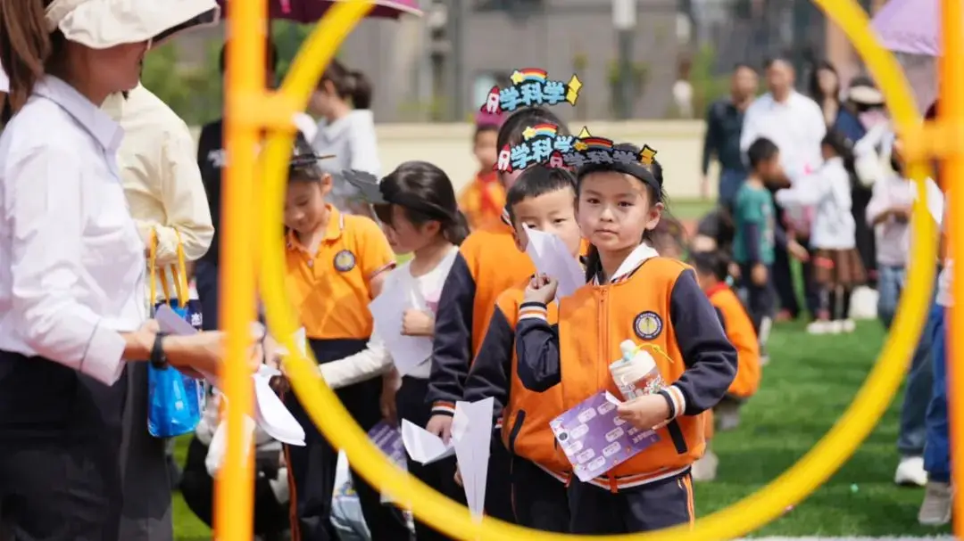 幼儿园以手机为主题的活动_幼儿园活动手机_幼儿园手机游戏环节设计