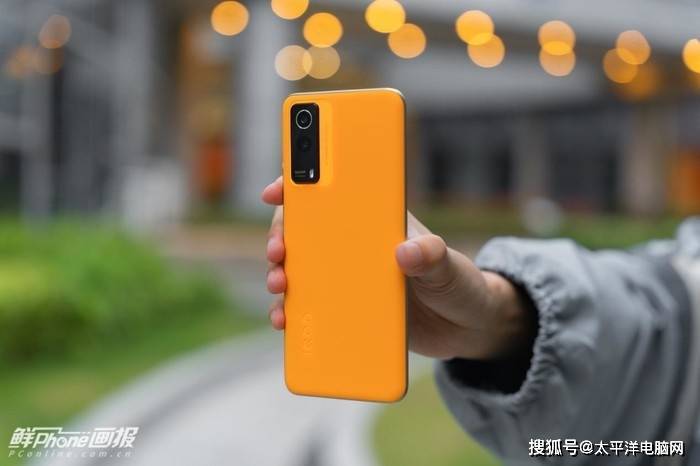 买手机选什么屏打游戏最好_什么手机屏玩游戏手感好_买手机玩游戏买什么牌子的好